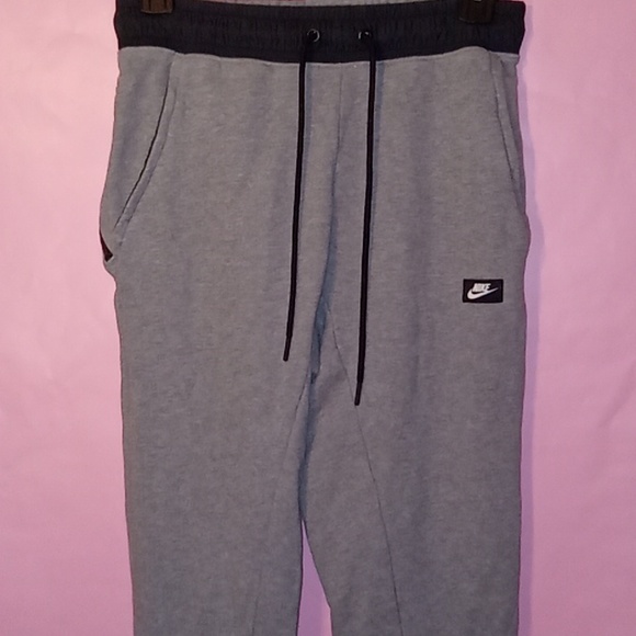Nike Tech Fleece Joggers - Picture 3 of 7